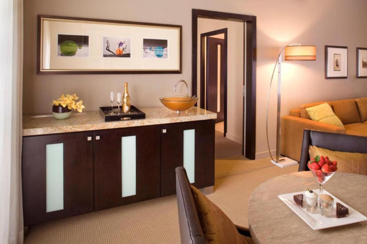 Sunset Marquis 4*