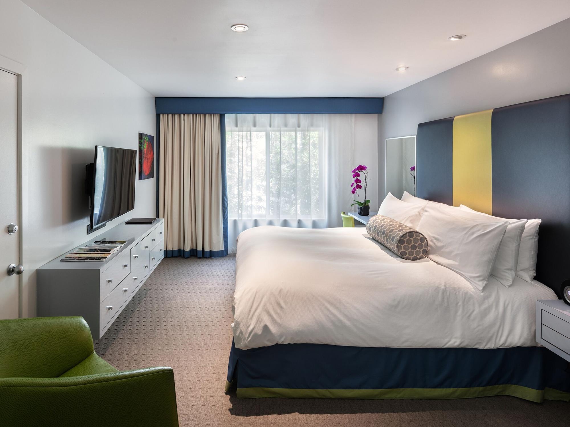 Sunset Marquis Hotel 4*