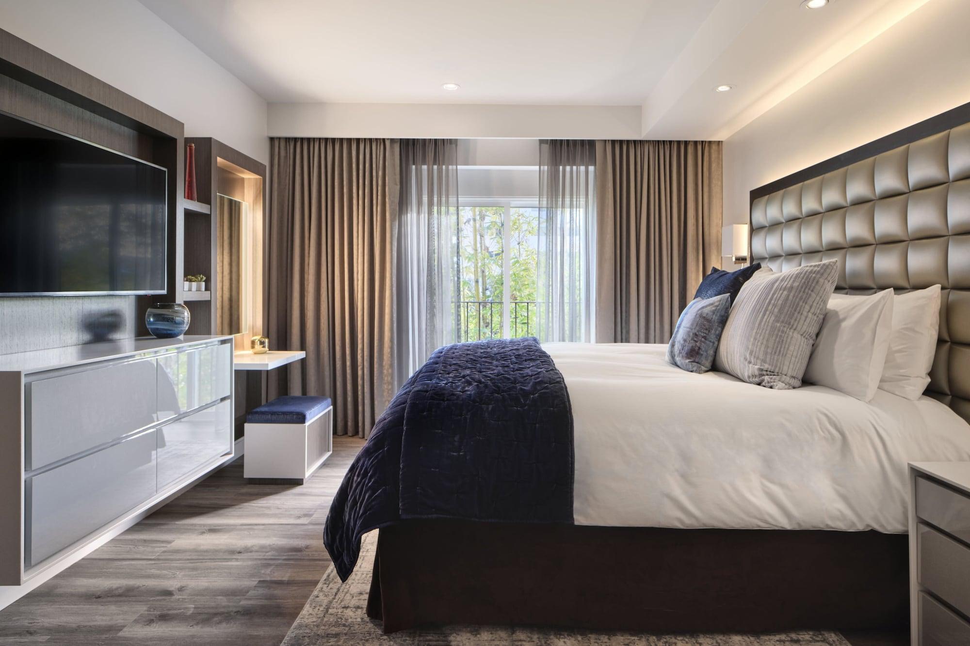 Sunset Marquis Hotel